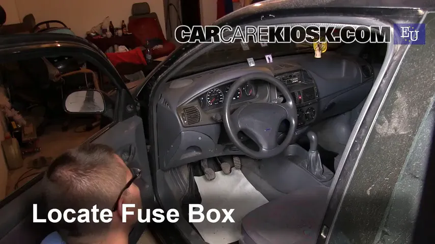 1996 Fiat Bravo SX 1.4L 4 Cyl. Fuse (Interior)